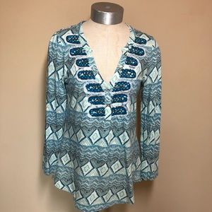 🐱Anthropologie Akemi + kin ocotillo Henley sequin